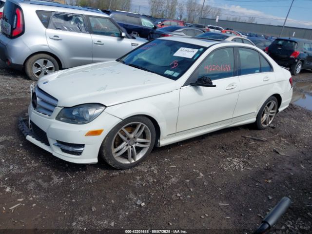 2012 MERCEDES-BENZ C 300 WDDGF8BB2CA643903 Photo 1