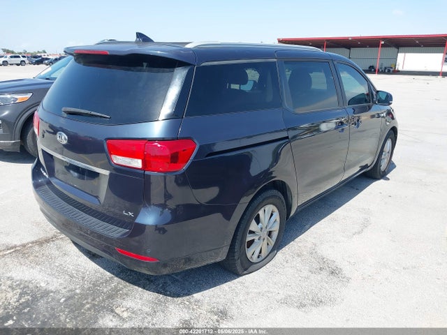 KIA SEDONA LX 2016 KNDMB5C16G6102858 Image 4