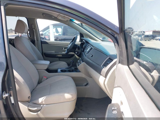 KIA SEDONA LX 2016 KNDMB5C16G6102858 Image 5