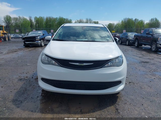 Продаж на аукціоні авто 2022 Chrysler Voyager Lx, vin: 2C4RC1CGXNR227089, номер лоту: 42201741