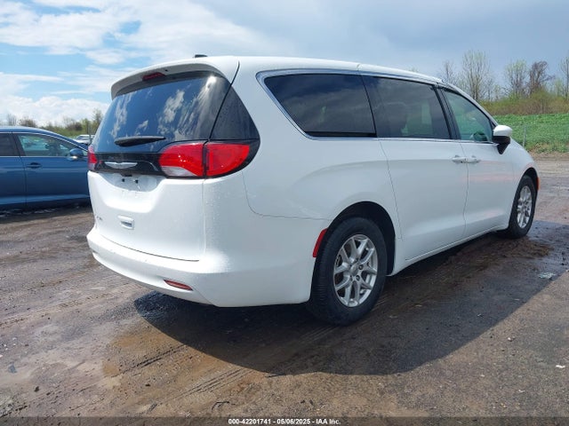 Продаж на аукціоні авто 2022 Chrysler Voyager Lx, vin: 2C4RC1CGXNR227089, номер лоту: 42201741
