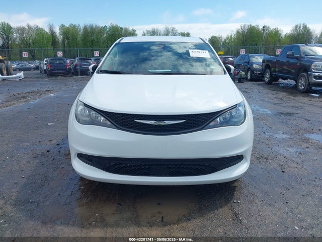 Продаж на аукціоні авто 2022 Chrysler Voyager Lx, vin: 2C4RC1CGXNR227089, номер лоту: 42201741