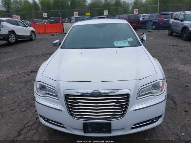 Chrysler 300c Awd 2014 2C3CCAKG5EH200996 Image 12
