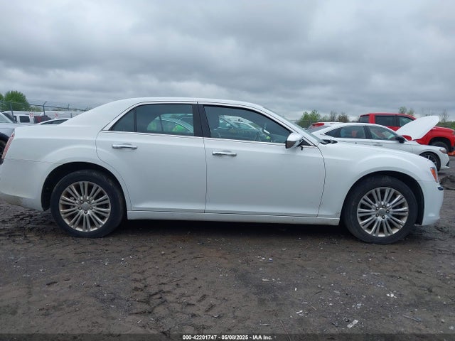 Chrysler 300c Awd 2014 2C3CCAKG5EH200996 Image 13