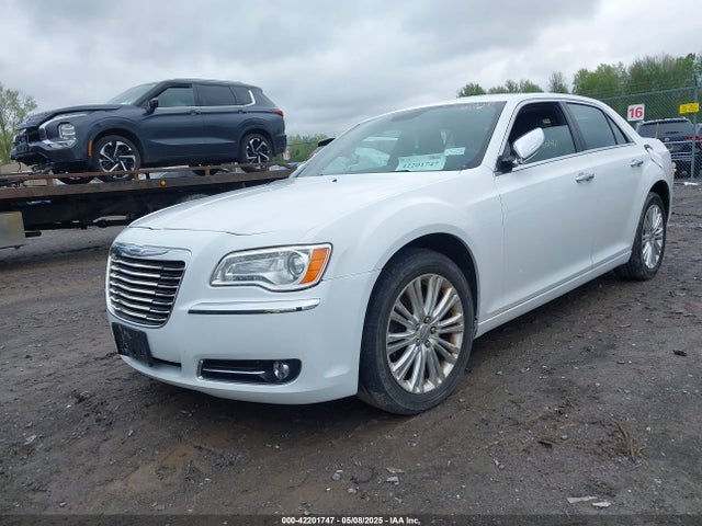 Chrysler 300c Awd 2014 2C3CCAKG5EH200996 Image 2