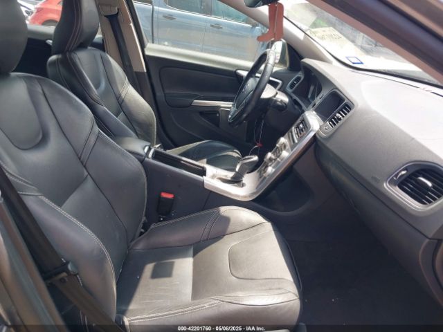 2017 VOLVO S60 YV126MFL1H2430565 Photo 4