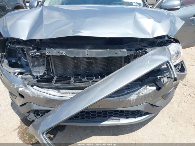 2017 VOLVO S60 YV126MFL1H2430565 Photo 5