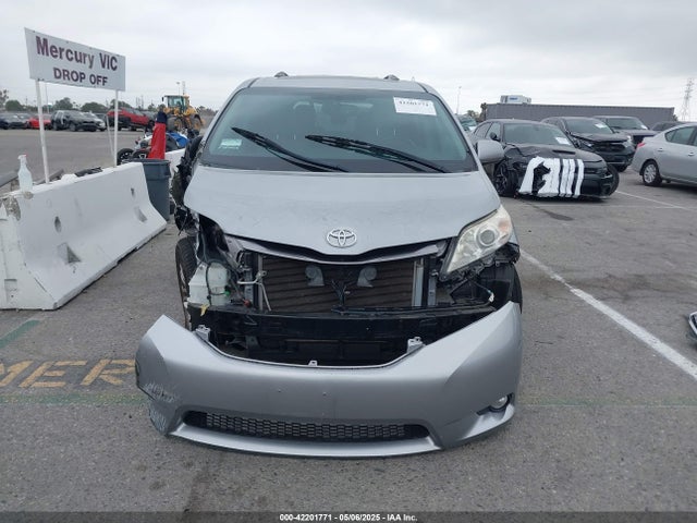 5TDYK3DC5GS710814 Toyota Sienna Xle 8 Passenger