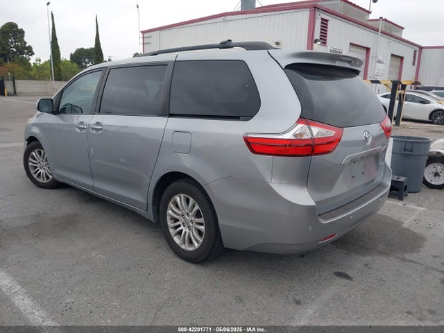 5TDYK3DC5GS710814 Toyota Sienna Xle 8 Passenger