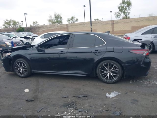 4T1T11AK1MU561608 Toyota CAMRY SE