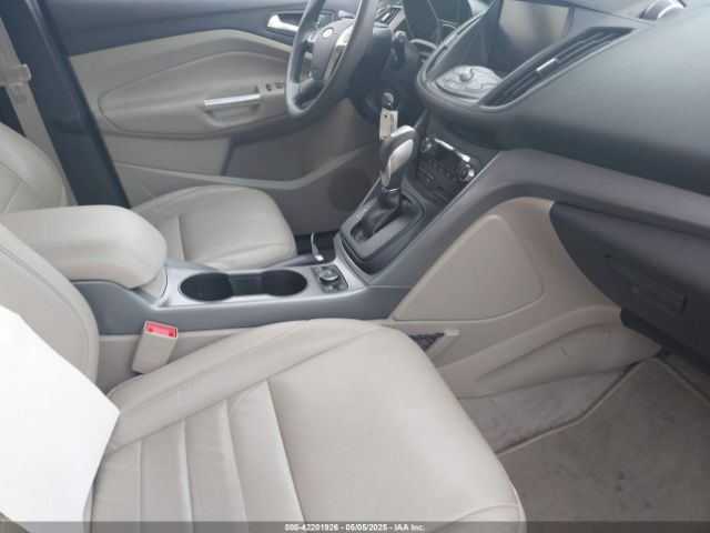 1FMCU0GX0FUB57156 Ford ESCAPE SE