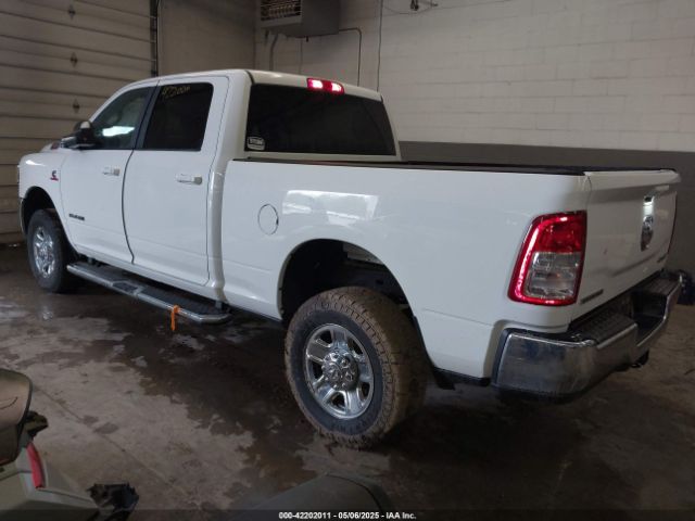3C6UR5DL1NG436374 RAM 2500 Big Horn  4x4 6'4 Box