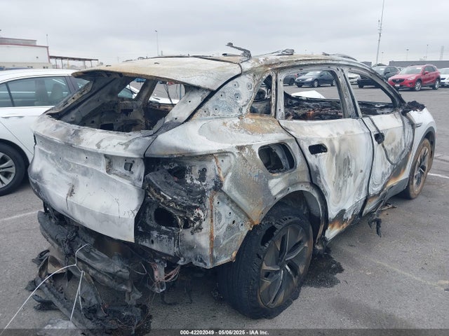 WVGTMPE29NP045047 Volkswagen ID.4