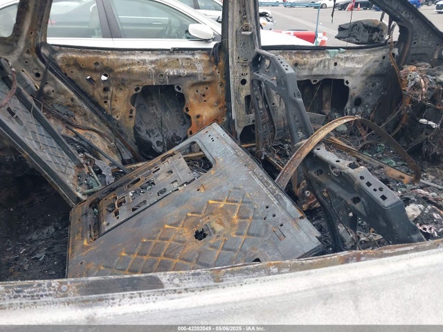 WVGTMPE29NP045047 Volkswagen ID.4