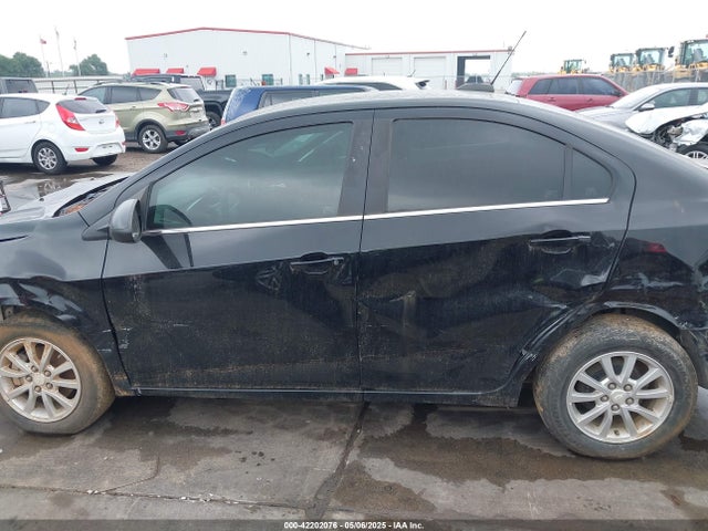 Chevrolet Sonic Lt Auto 2019 1G1JD5SB7K4143486 Image 15