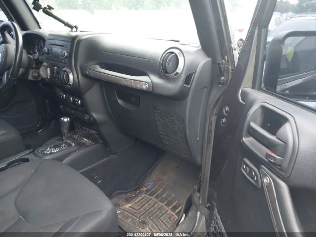 1C4BJWDG5GL179158 Jeep Wrangler Unlimited Sport