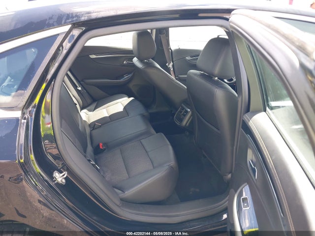 2G1105SA2H9172483 Chevrolet IMPALA 1LT