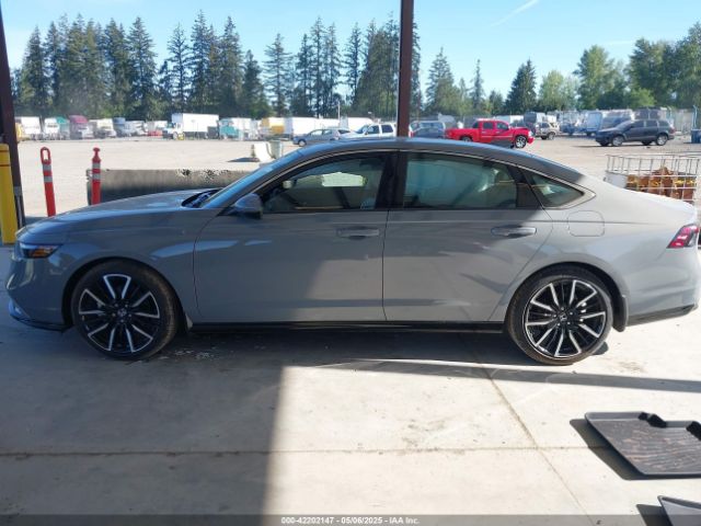 1HGCY2F83SA004766 Honda Accord Hybrid Touring
