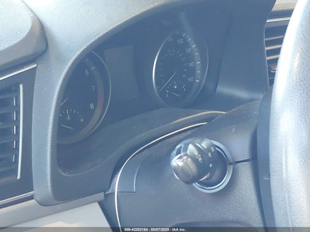 5NPD84LF9JH375553 Hyundai ELANTRA SEL