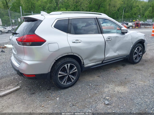 JN8AT2MV3HW021208 Nissan Rogue Sl