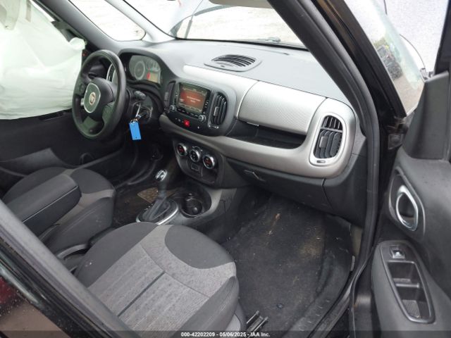 2017 FIAT 500L ZFBCFAAH4HZ039061 Photo 4
