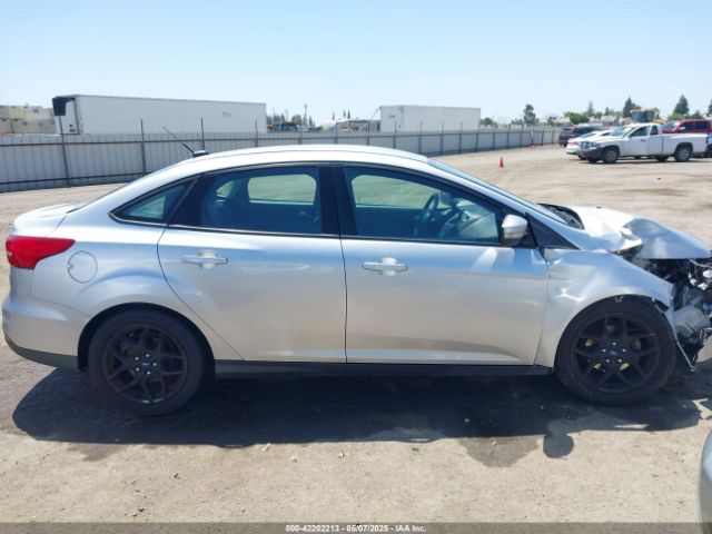 1FADP3F24GL225821 Ford FOCUS SE
