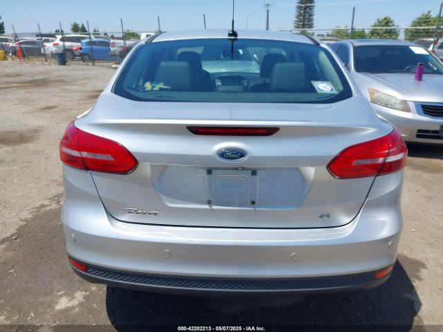 1FADP3F24GL225821 Ford FOCUS SE