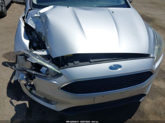 1FADP3F24GL225821 Ford FOCUS SE