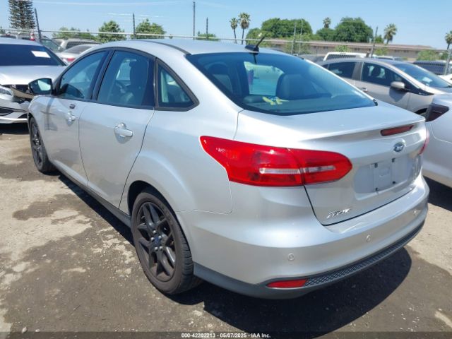 1FADP3F24GL225821 Ford FOCUS SE