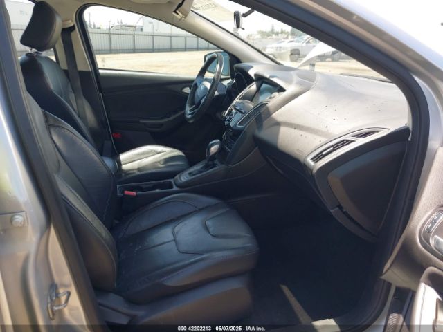 1FADP3F24GL225821 Ford FOCUS SE