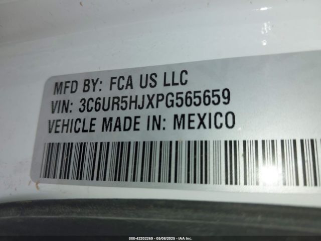 3C6UR5HJXPG565659 RAM 2500 Tradesman  4x4 8' Box