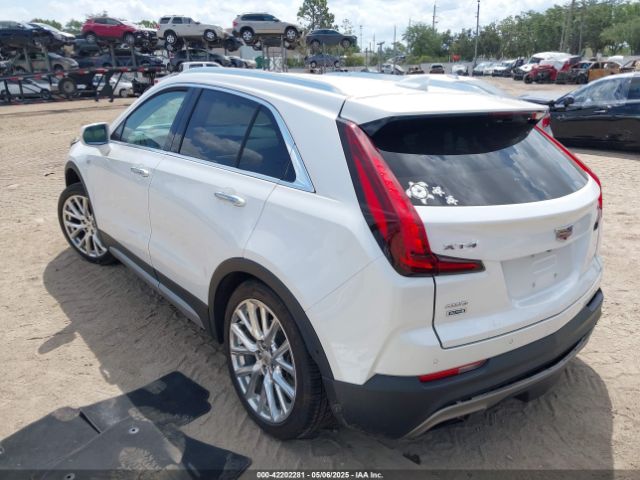 2019 CADILLAC XT4 1GYFZDR48KF131619 Photo 2