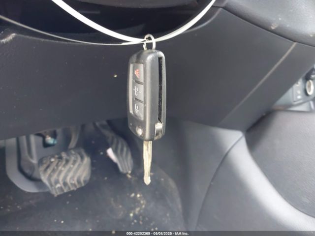 JN1BJ1CR3JW285381 Nissan Rogue Sport S