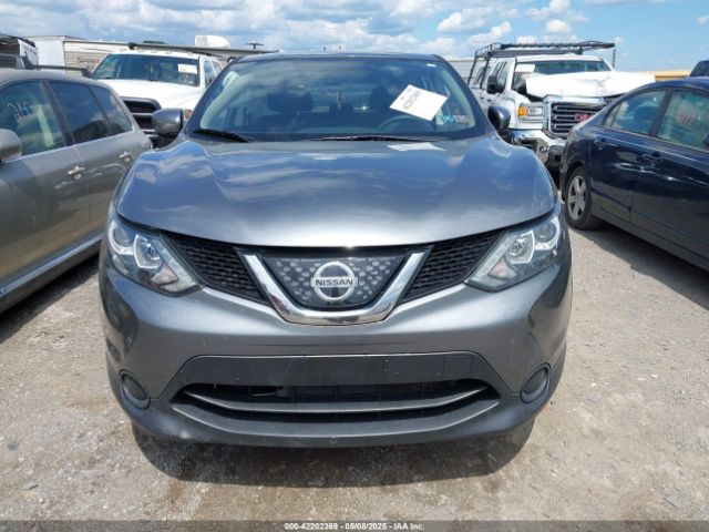 JN1BJ1CR3JW285381 Nissan Rogue Sport S