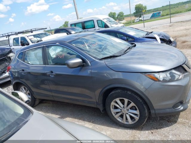 JN1BJ1CR3JW285381 Nissan Rogue Sport S