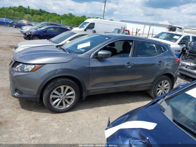 JN1BJ1CR3JW285381 Nissan Rogue Sport S