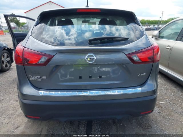 JN1BJ1CR3JW285381 Nissan Rogue Sport S