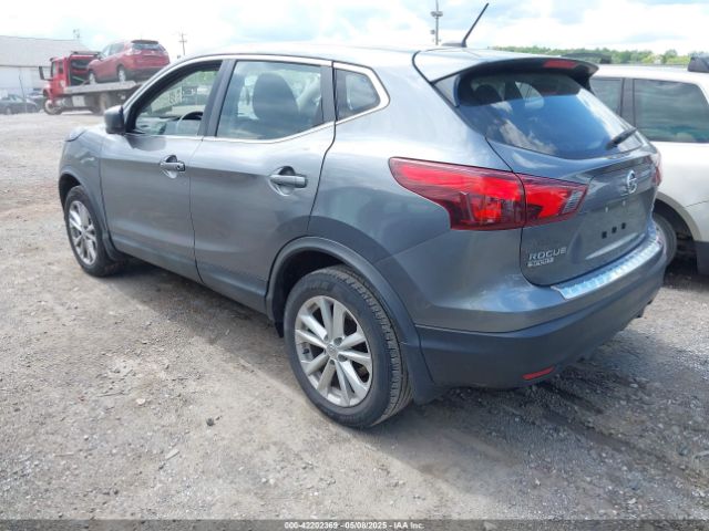 JN1BJ1CR3JW285381 Nissan Rogue Sport S