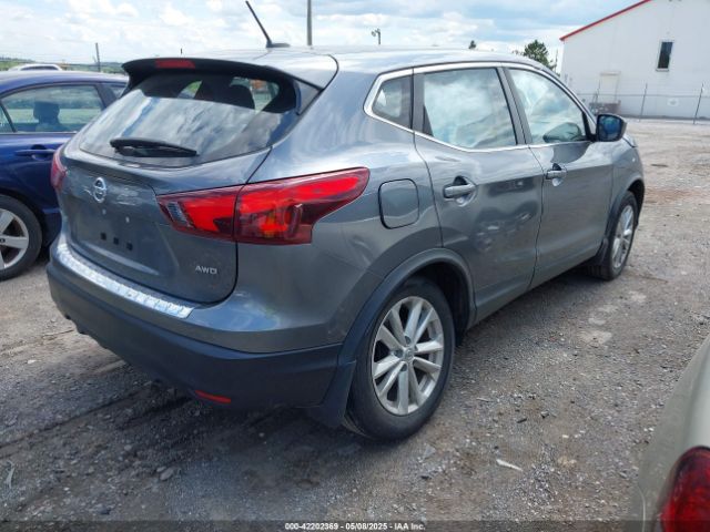 JN1BJ1CR3JW285381 Nissan Rogue Sport S