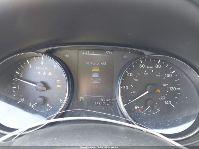 JN1BJ1CR3JW285381 Nissan Rogue Sport S