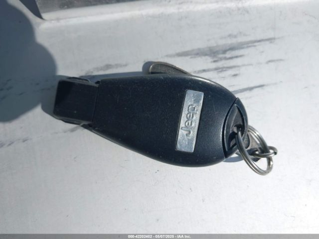 1C4PJLAB2EW279808 Jeep Cherokee Sport