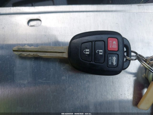 5YFBURHE8KP913339 Toyota COROLLA LE