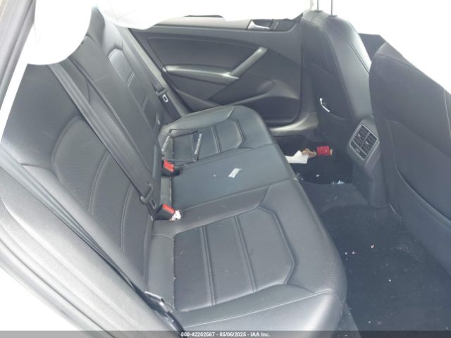 1VWBT7A32EC070023 Volkswagen Passat 1.8t Se