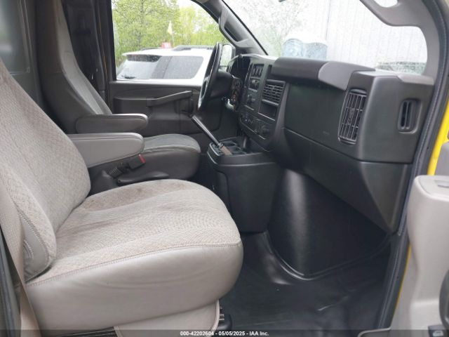 1GCWGAFP8M1175127 Chevrolet Express Cargo Rwd 2500 Regular Wheelbase Wt