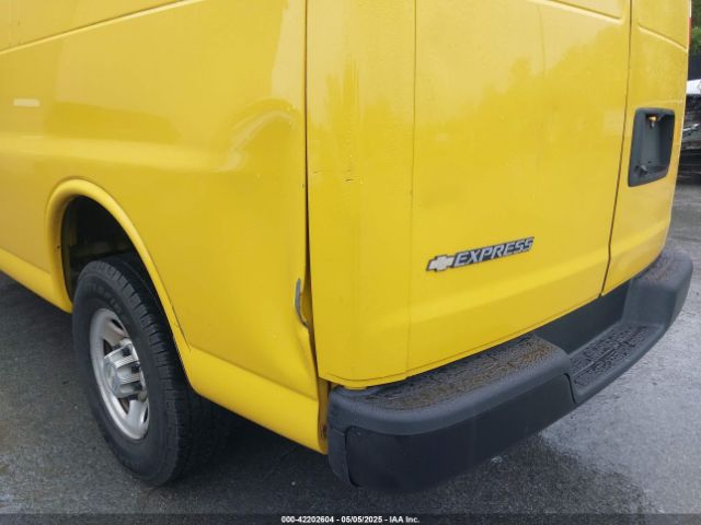 1GCWGAFP8M1175127 Chevrolet Express Cargo Rwd 2500 Regular Wheelbase Wt