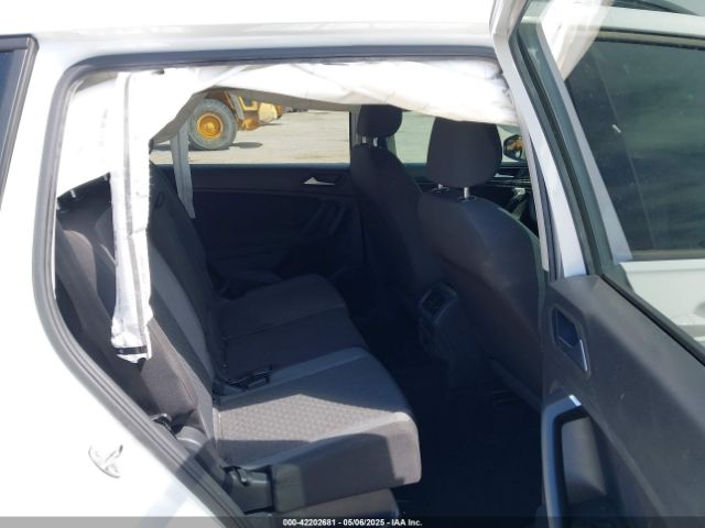 2019 VOLKSWAGEN TIGUAN 3VV0B7AX0KM027036 Photo 7