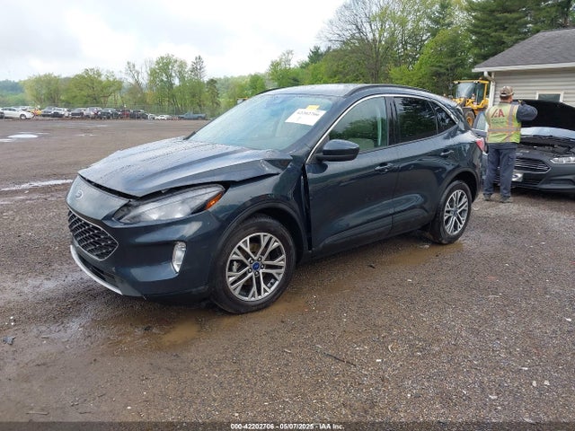 1FMCU0H62NUB84864 Ford ESCAPE SEL