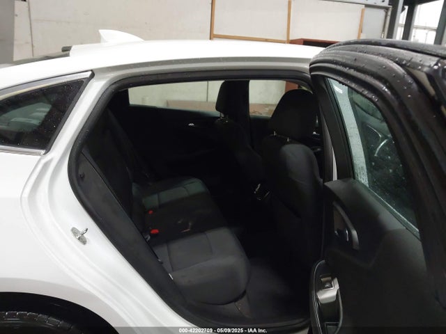 1G1ZE5ST4HF116347 Chevrolet MALIBU 1LT