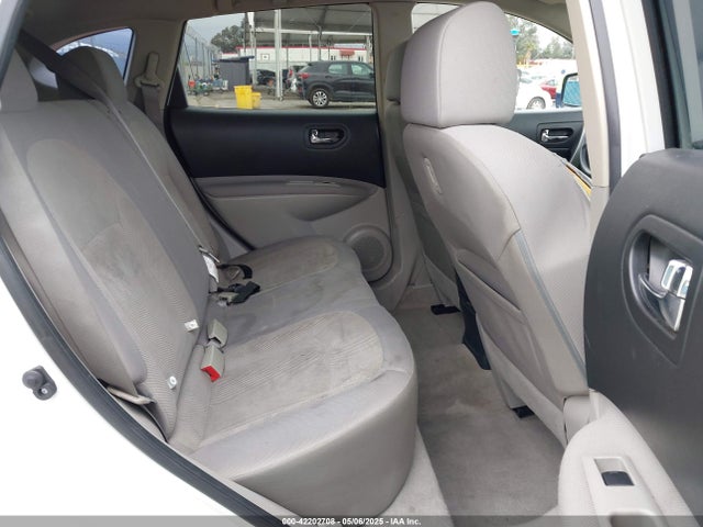 JN8AS5MT5FW661016 Nissan Rogue