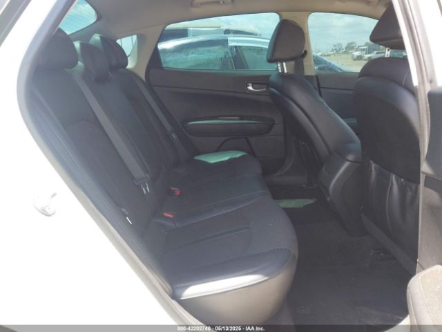 2018 KIA OPTIMA 5XXGT4L39JG255863 Photo 7